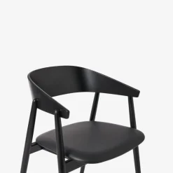 Andersen Furniture AC2 Stol Sort Mat Lakeret Bøg Sort PU Læder