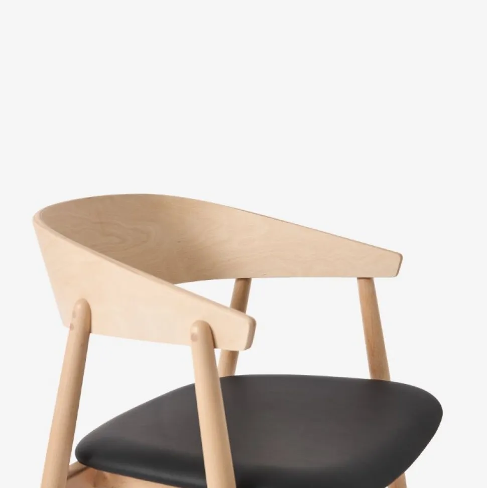 Andersen Furniture AC2 Stol Hvidpigmenteret Mat Lakeret Bøg Sort PU Læder
