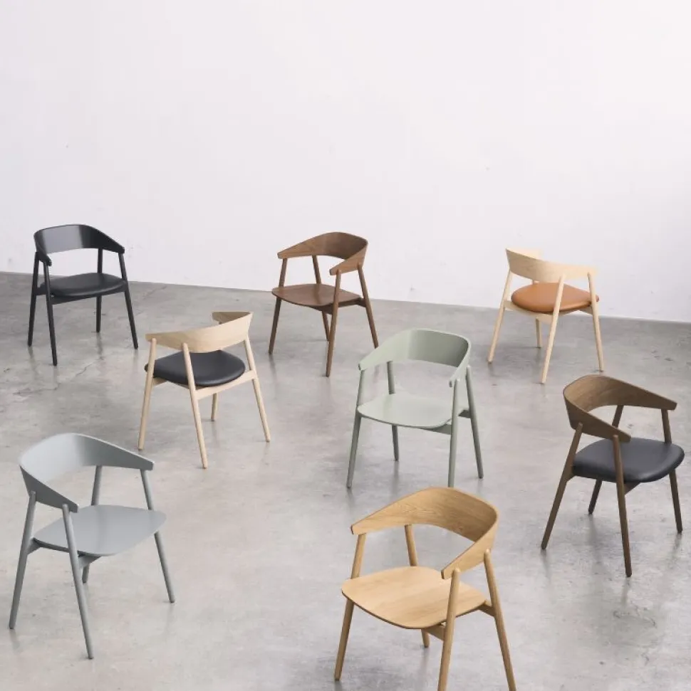 Andersen Furniture AC2 Stol Hvidpigmenteret Mat Lakeret Bøg Sort PU Læder