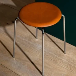 Fritz Hansen 3170 Dot Walnut Leather