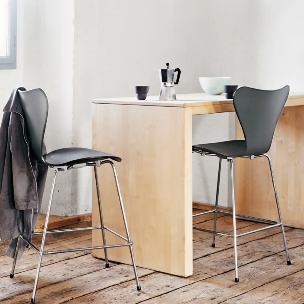 Fritz Hansen 3187 Serie 7 Lav Barstol