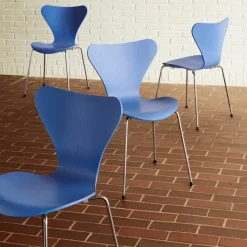 Fritz Hansen Serie 7™ 3107 Farvet Ask