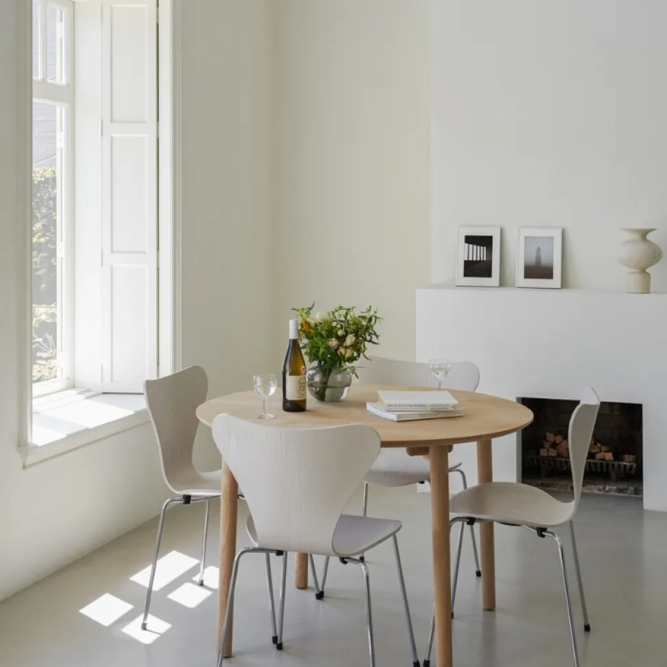 Fritz Hansen Serie 7™ 3107 Farvet Ask