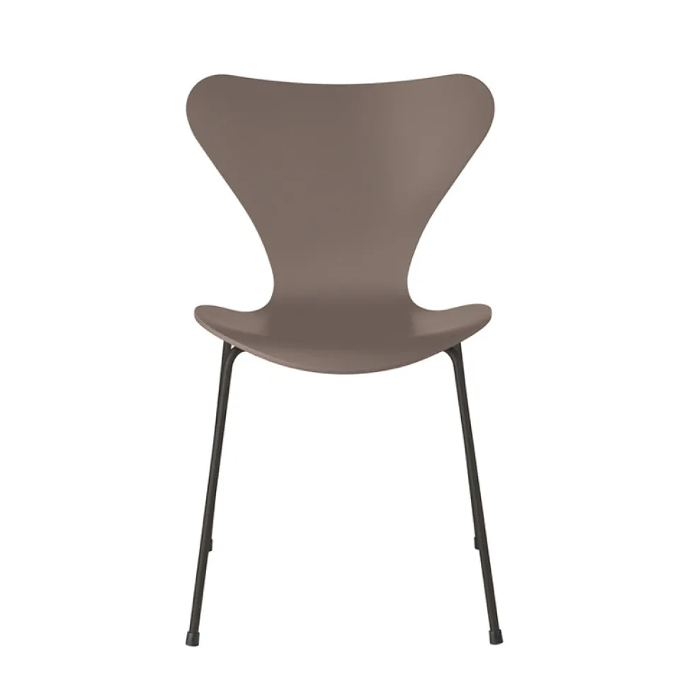 Fritz Hansen Serie 7™ 3107 Lakeret