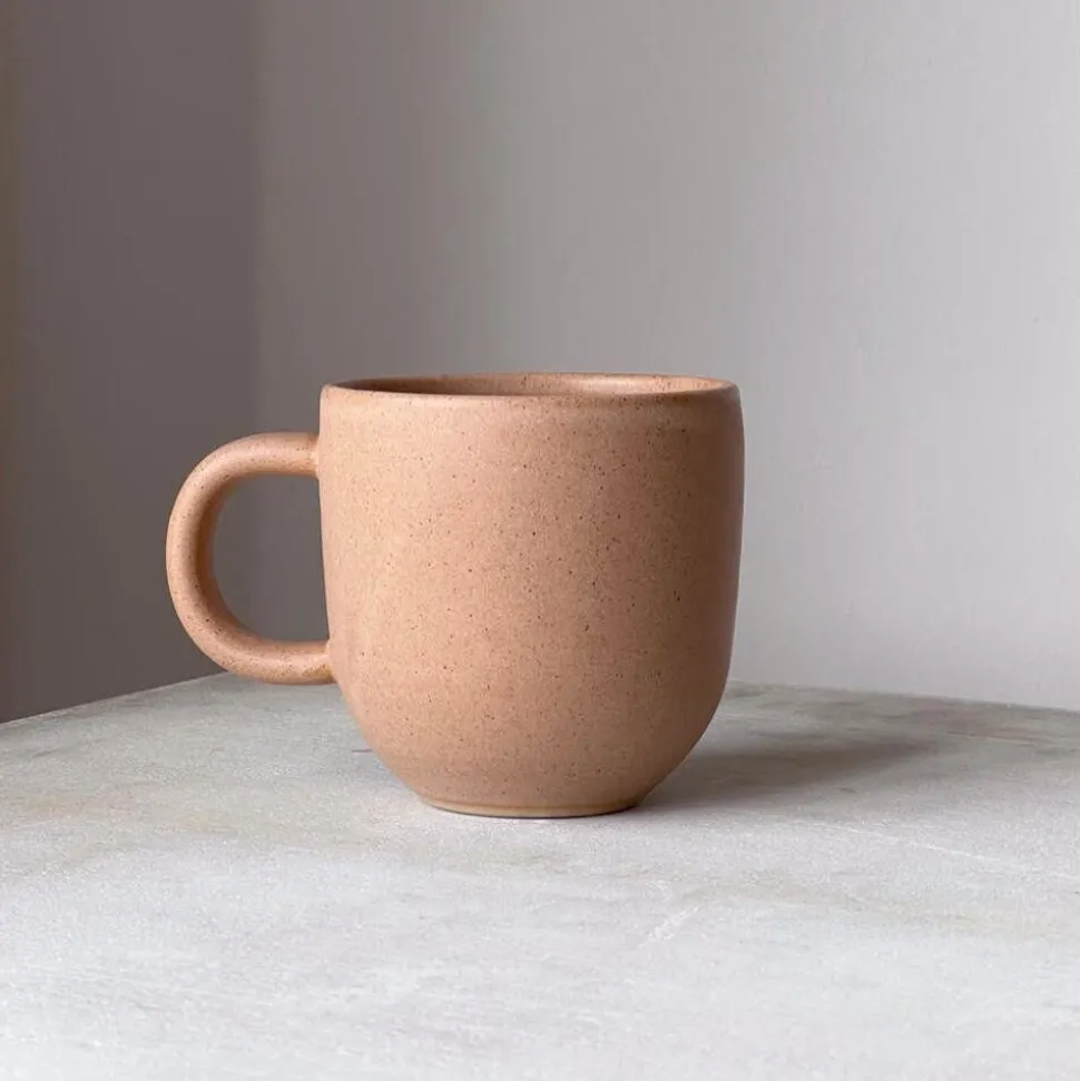 Julie Damhus Studio Oda Rund Kop Med Hank Beige
