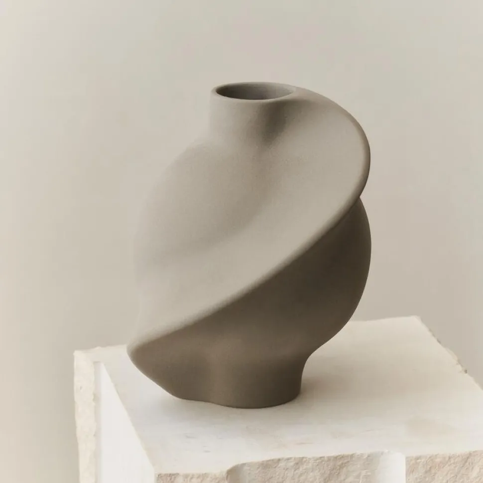 Louise Roe Pirout Vase 02 Sanded Grey