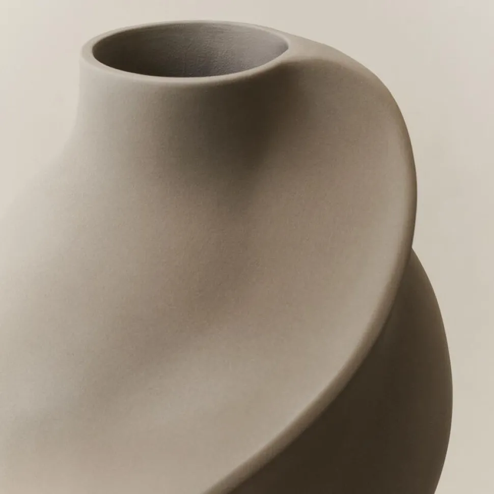 Louise Roe Pirout Vase 02 Sanded Grey