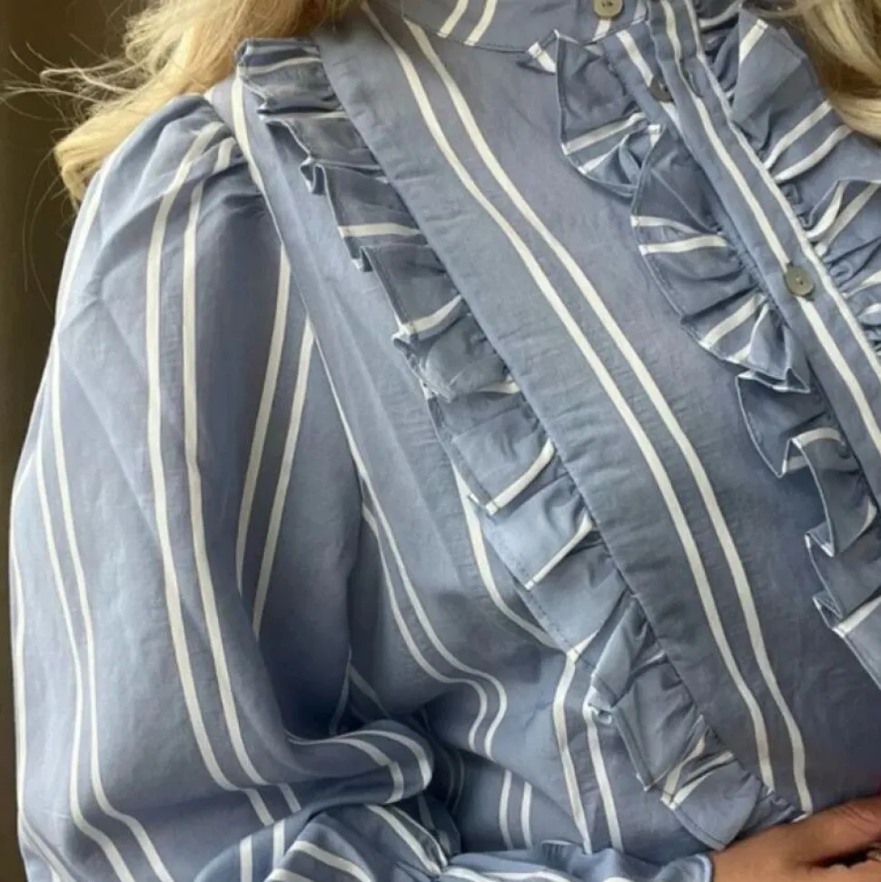 Stories From The Atelier Before You Top Blue