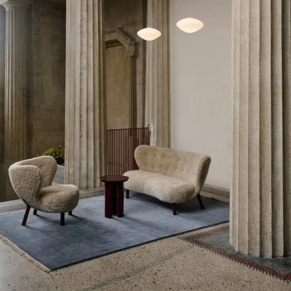 &Tradition Lille Petra VB2 Sofa Moonlight Sheepskin Walnut Legs
